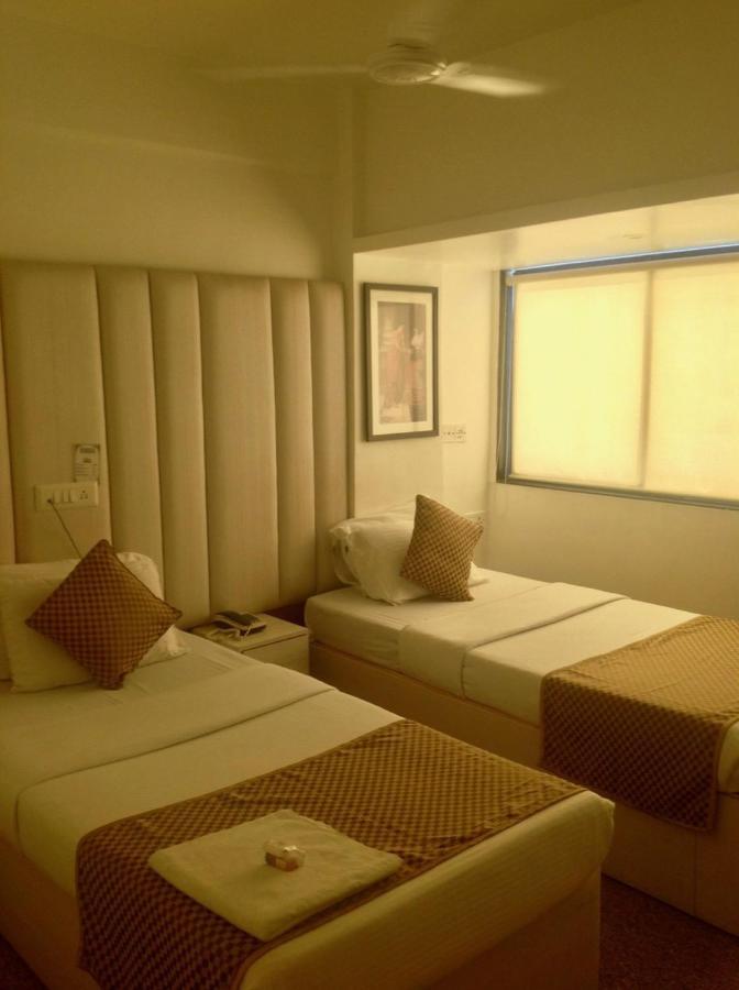 Hotel Samraj Mumbai Kültér fotó