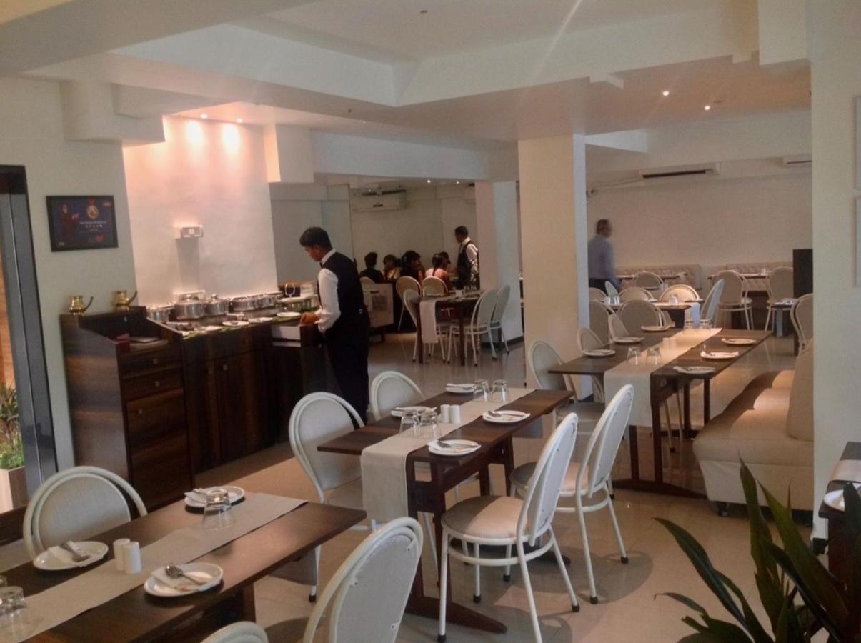 Hotel Samraj Mumbai Kültér fotó
