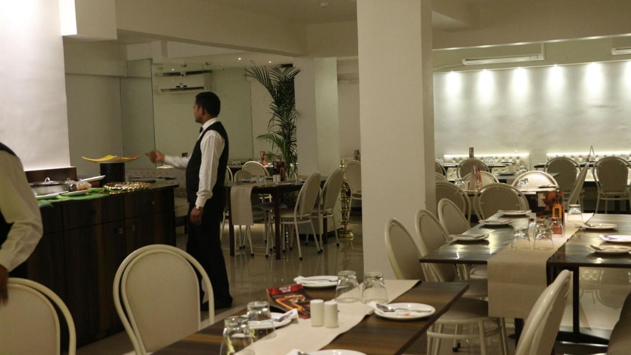 Hotel Samraj Mumbai Kültér fotó