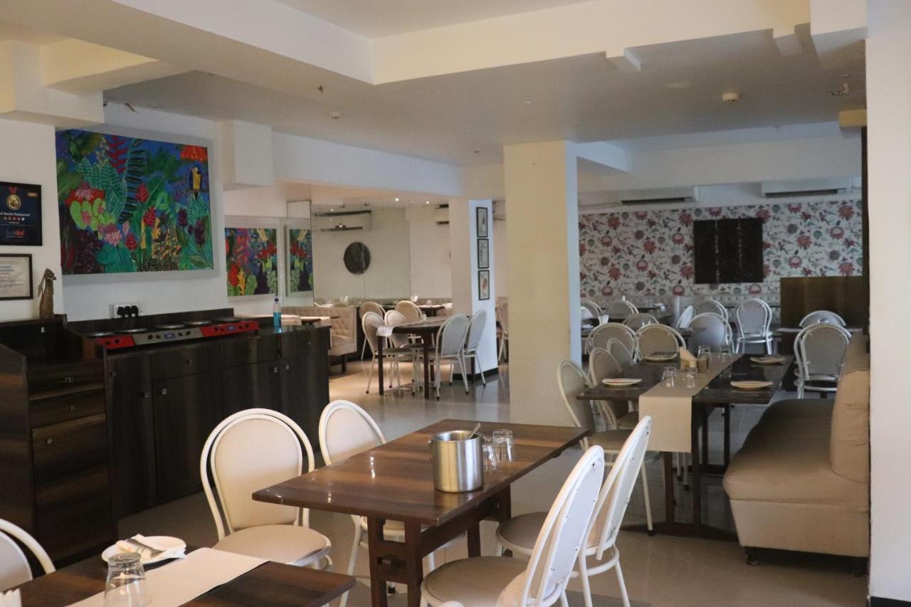 Hotel Samraj Mumbai Kültér fotó